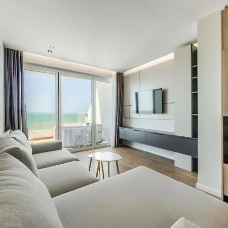 The Seaview Jacuzzi By Ps Apartament Golem (Tirana)