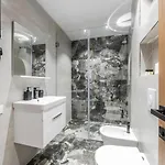The Seaview Jacuzzi By Ps * Golem (Tirana)