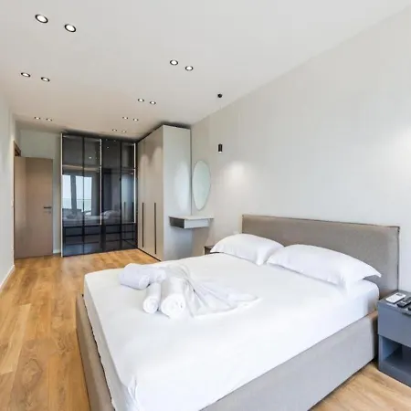 The Seaview Jacuzzi By Ps * Golem (Tirana)