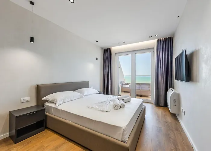 The Seaview Jacuzzi By Ps Appartamento *