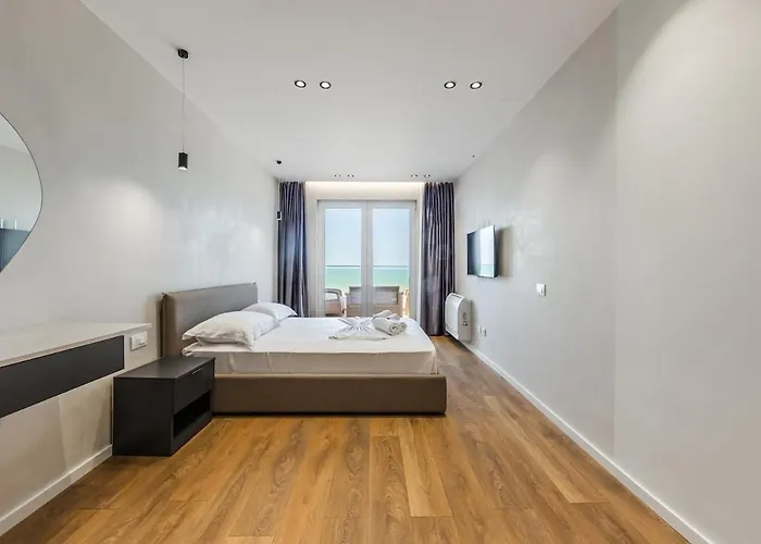 The Seaview Jacuzzi By Ps Appartamento