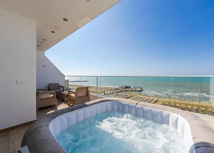The Seaview Jacuzzi By Ps Appartamento Golem (Tirana)