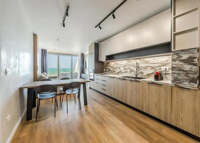 The Seaview Jacuzzi By Ps *