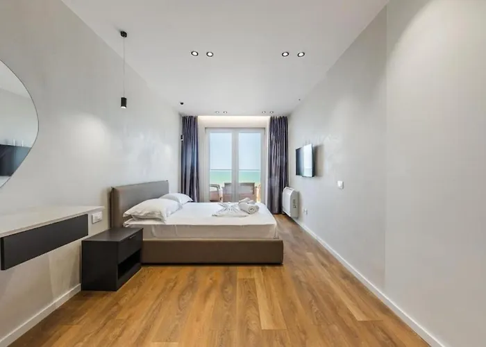 Apartment The Seaview Jacuzzi By Ps Golem (Tirana)