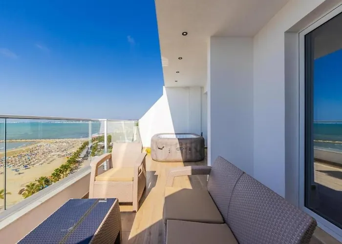 The Seaview Jacuzzi By Ps Apartment Golem (Tirana)