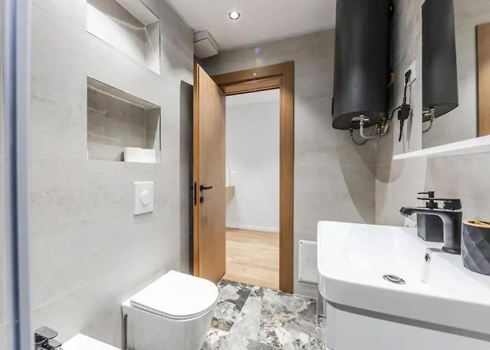 The Seaview Jacuzzi By Ps Golem (Tirana)