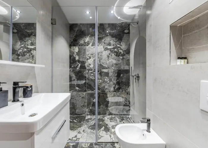 Apartment The Seaview Jacuzzi By Ps Golem (Tirana)