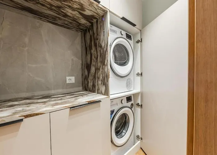 Apartment The Seaview Jacuzzi By Ps Golem (Tirana)